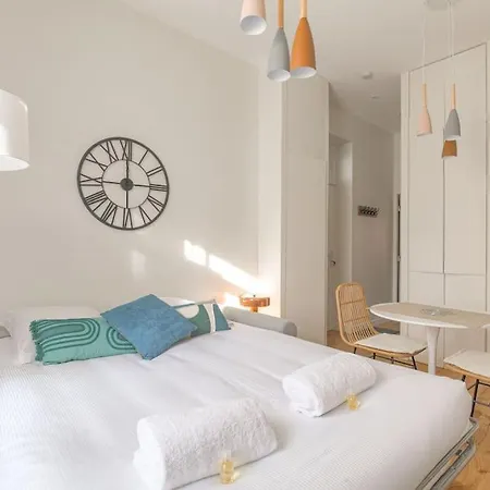 Appartement T2 Neuf, Climatise Proche *